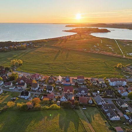 Schicke Fewo Mit Terrasse, Gratis Nutzung Vom Ahoi Erlebnisbad Und Sauna In Sellin - Haus De Niege Wech Fewo 02 Thiessow Eksteriør billede